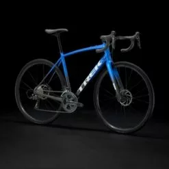 TREK Domane AL 3 Disc 26 TREK Domane AL 3 Disc -BIKE ATTITUDE DomaneAL3 22 33082 C Portrait