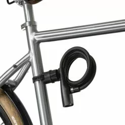 AXA Resolute Spirallås 12-180 Med Nøgle - 180 Cm -BIKE ATTITUDE axa resolute pa cykel 2